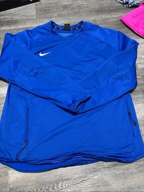 Nike Men’s Royal Blue Long Sleeve thick heavy Performance Pullover